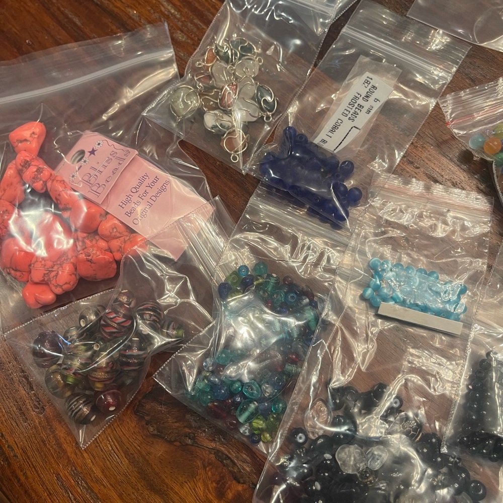 Assorted Beads Collection - Picture 2 of 6